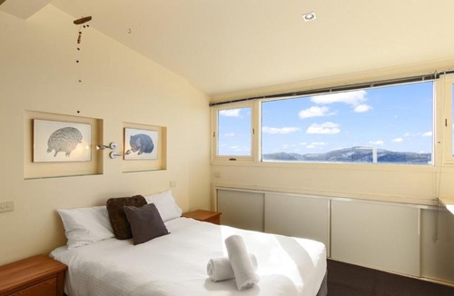 Hotham Heights Apartment | Razorback 5