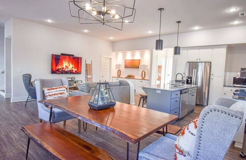 Fayetteville House | Razorblock North - 1 mi from DT - 3 blocks to UofA