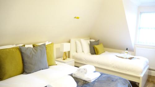 Stanwell House | RC Airport Rooms