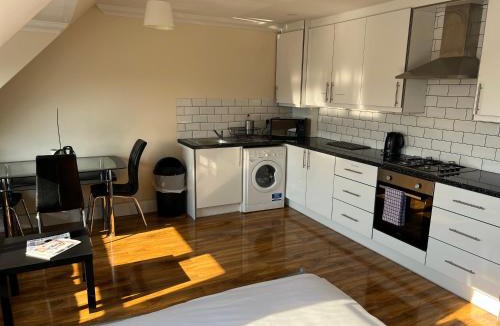 Stanwell House | RC Airport Rooms