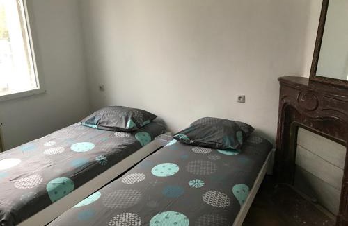 Souppes-sur-Loing Apartment | RDC Maison privée avec très grande cour