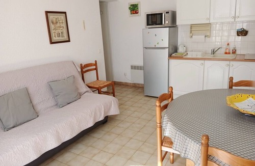 Calvisson Apartment | RdC-villa 2Pieces 35m2 domine the plain between NIMES CEVENNES MER