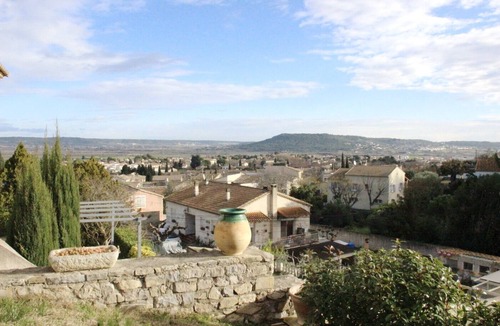 Calvisson Apartment | RdC-villa 2Pieces 35m2 domine the plain between NIMES CEVENNES MER