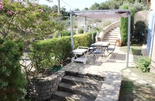 Calvisson Apartment | RdC-villa 2Pieces 35m2 domine the plain between NIMES CEVENNES MER