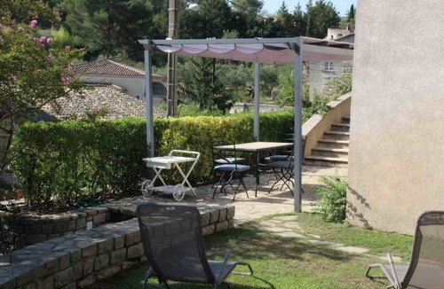 Calvisson Apartment | RdC-villa 2Pieces 35m2 domine the plain between NIMES CEVENNES MER