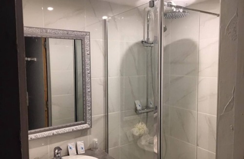 Les Avenieres Hotel | Relais Des Vieilles Postes