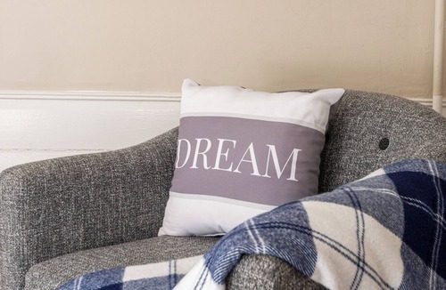 Beverly Apartment | Re-listed: Adorable Condo Beverly - Salem - Halloween