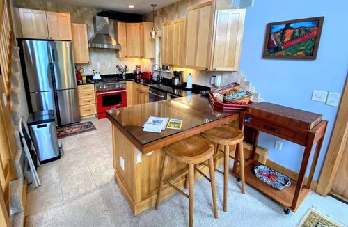Bretton Woods Cottage | Re53 Beautiful Bretton Woods Slopeside Home, Amazing Views! AC, Hot Tub, Pool Table