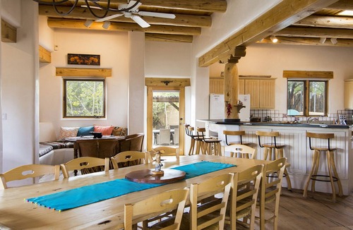 Historic Eastside House | READ OUR REVIEWS! In the Historic District, Easy Walk to Plaza & Canyon Rd.