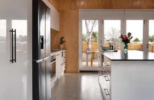 Clunes House | Readers Rest