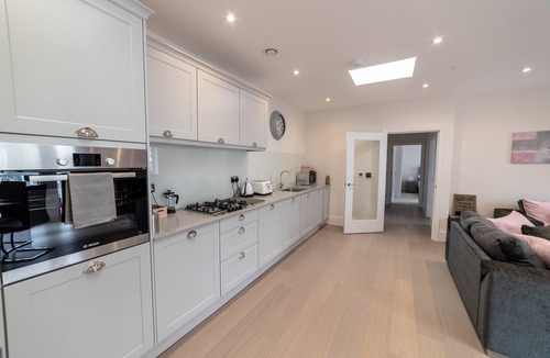 Reading Apartment | Reading Green Park Village Serviced Apt