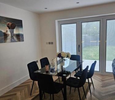 Reading House | Reading Guest House