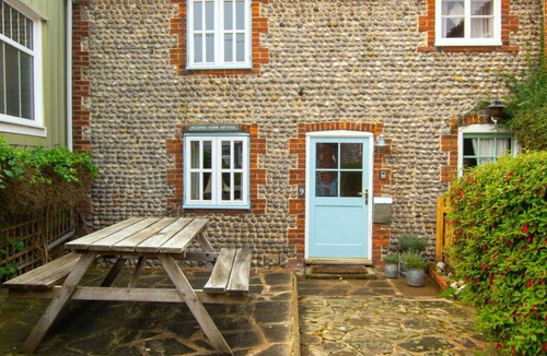 Overstrand House | Reading Room Cottage