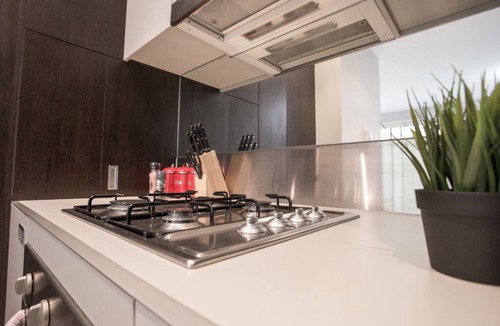 Kensington Apartment | ReadySet Apartments on Altona