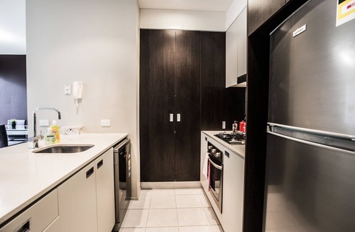 Kensington Apartment | ReadySet Apartments on Altona