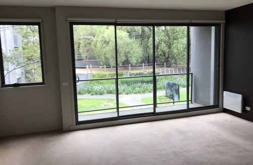 Kensington Apartment | ReadySet Apartments on Altona