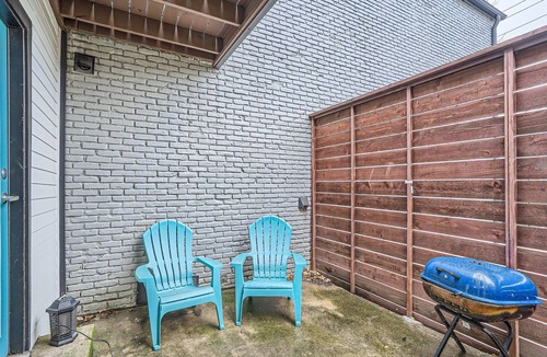 Oak Lawn Apartment | Reagan 105: Charming 1-bedroom apartment in superb Dallas with AC