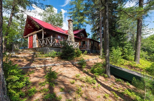 Baie-St-Paul Condo | Real cottage with a private lake