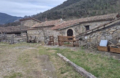 Montagut Cottage | Real disconnection in Alta Garrotxa. Nature, calm and home cooking.