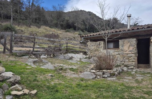 Montagut Cottage | Real disconnection in Alta Garrotxa. Nature, calm and home cooking.