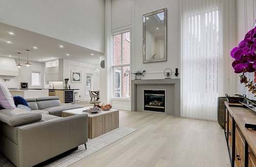 Newmarket Villa | Real home feeling stay!