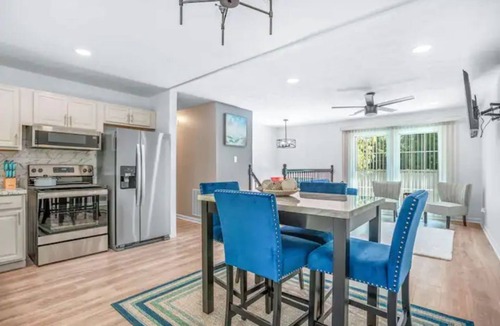 Church Street House | Realtor Red Door