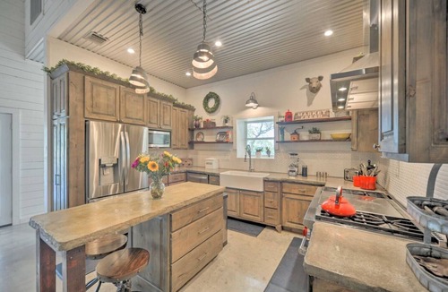 Kendalia Other | Rebel Reindeer Ranch Oasis