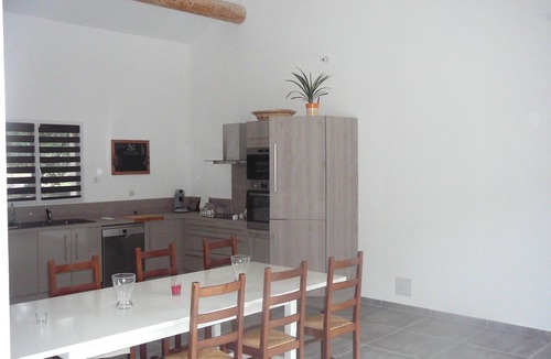 Mondragon Villa | Recent, bright house in the countryside