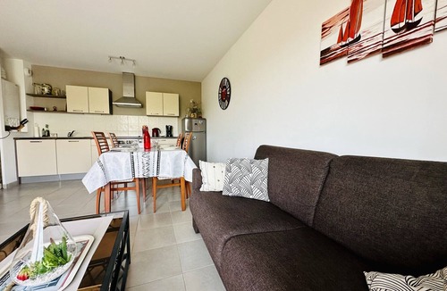 Chateau-d'Olonne Apartment | Recent flat in the Nouettes district with car park