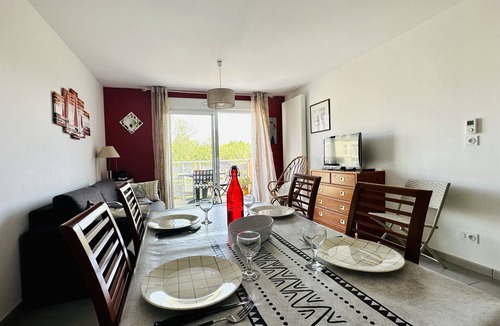 Chateau-d'Olonne Apartment | Recent flat in the Nouettes district with car park