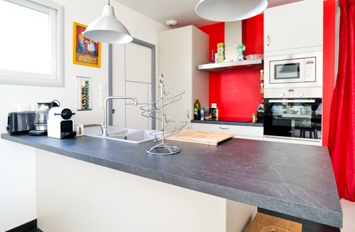 Chateau-d'Olonne Ski Chalet | Recent house, quiet location, Les Sables - sleeps 8