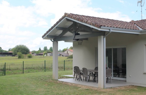 Oeyreluy House | Recent house 5 km from Dax in a bucolic setting