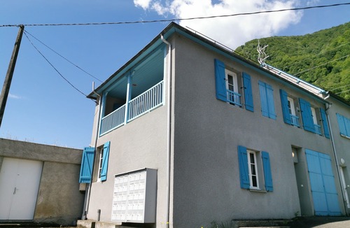 Campan House | Recent house 8 people 100m² with terrace