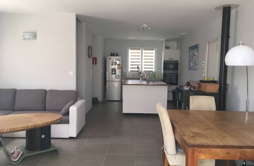 Clarensac House | Recent house T4 DE 89 M2 with swimming pool ideally located in the valley.