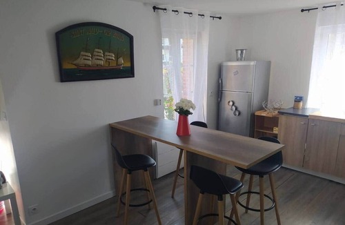 La Madeleine-Bellevue Apartment | Recent & well-located apartment