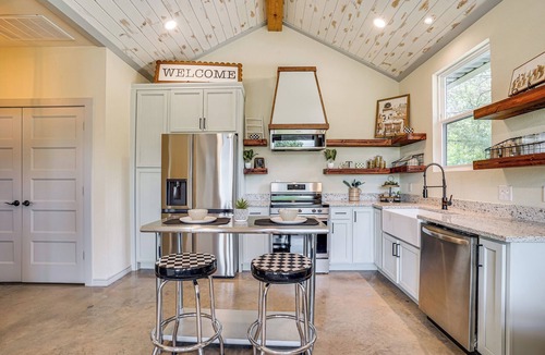 Dennis Cabin | Recently Built Cabin w/Pavilion in Granbury!