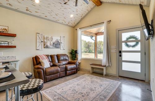 Dennis House | Recently Built Cabin w/Pavilion in Granbury!