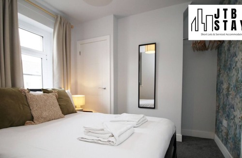 Splott House | Recently Modernised Townhouse w/ Self Check-In