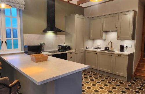 Huntly Villa | Recently refurbished former art studio