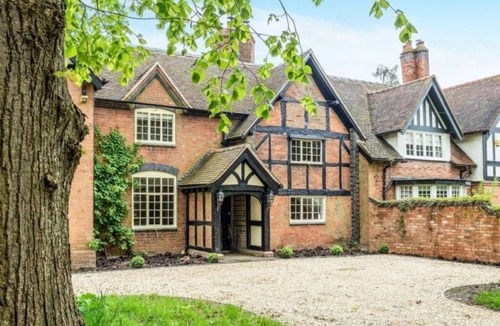 Uckinghall House | Recently refurbished large country house