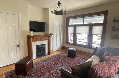 Latonia House | Recently Remodeled Historic House close to downtown