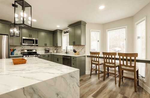 Eddyville House | Recently Remodeled! Lake Front! Hot Tub! Fire Pit!