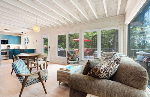 Glastonbury Cottage | Recently Reno'd Cottage At Pristine Big Gull Lake!