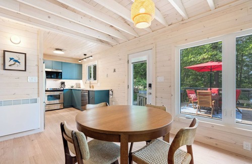 Glastonbury Cottage | Recently Reno'd Cottage At Pristine Big Gull Lake!