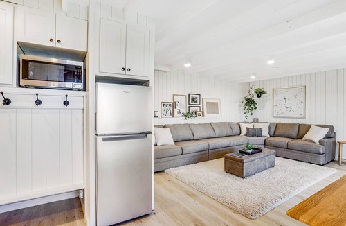 Boise Apartment | Recently renovated studio with window AC, deck & ski-In/ski-out access