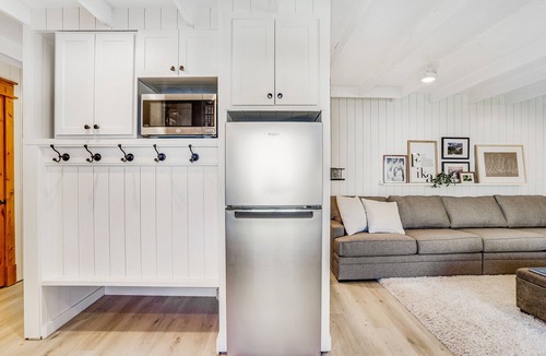 Boise Apartment | Recently renovated studio with window AC, deck & ski-In/ski-out access