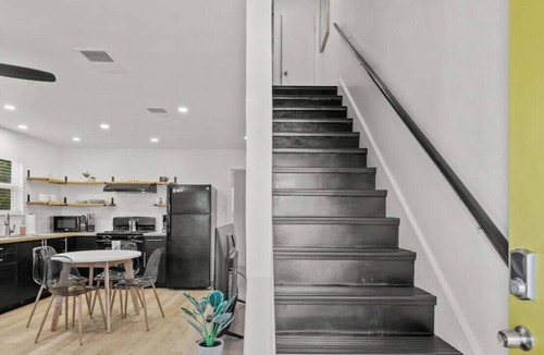 East MLK Apartment | Recently Renovated E Austin Duplex + Free Parking