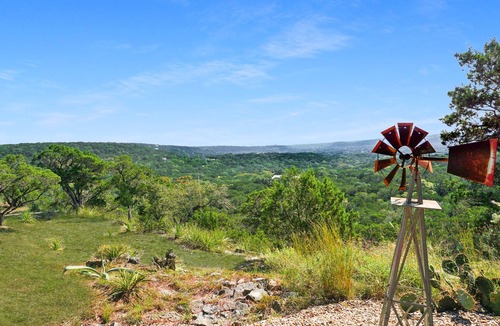 Wimberley House | Recently Renovated, Secluded Spot for a romantic rendezvous! Hot Tub, Fire pit