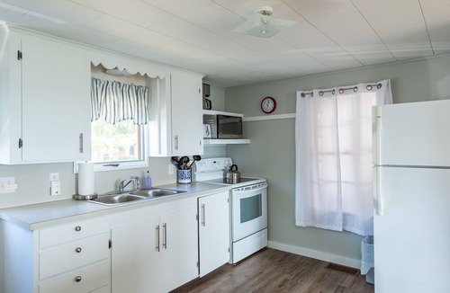 Mid-Coast and Islands House | Recently updated cottage featuring beautiful easterly views of Casco Bay