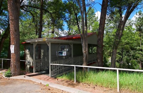 Ruidoso Apartment | RECHARGE, Pets Welcome, Fast Wifi, Opt HOT TUB